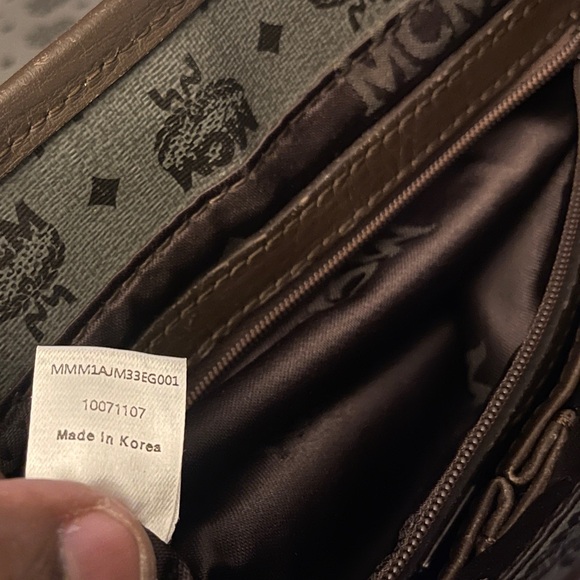 Authentic MCM Visetos Medium Messenger Bag - Picture 11 of 13